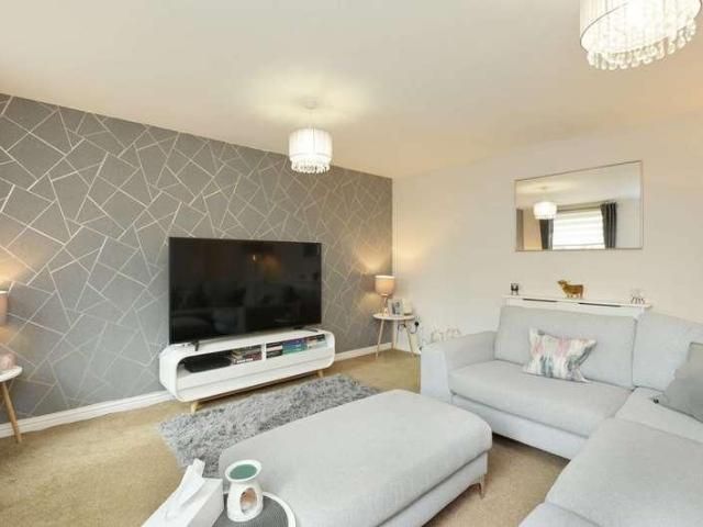 3 bed flat for sale