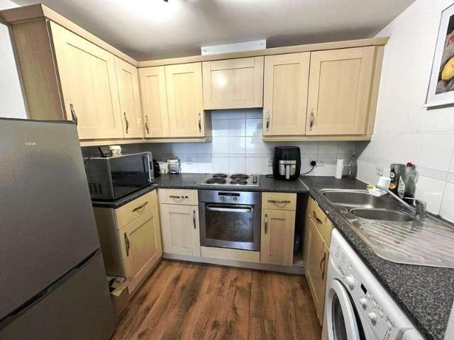 3 bed flat for sale