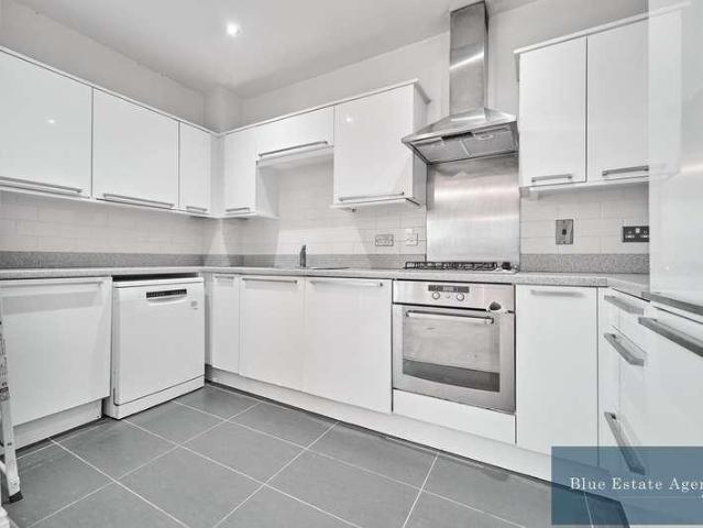 3 bed flat for sale