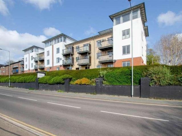 3 bed flat for sale