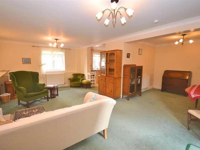 3 bed flat for sale