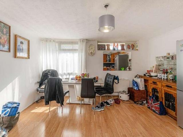 3 bed flat for sale