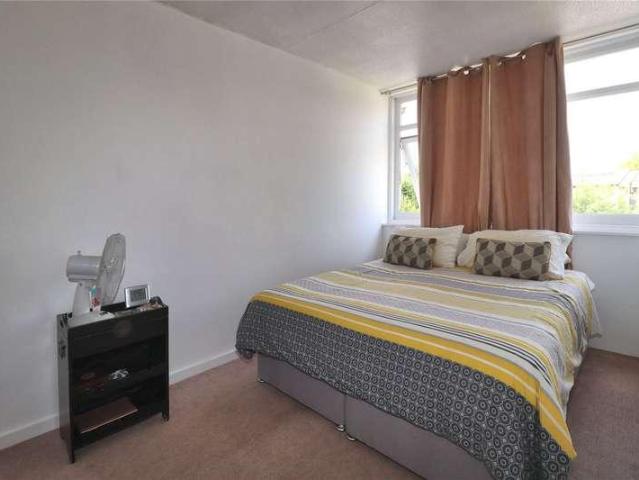 3 bed flat for sale