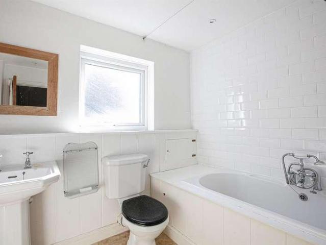 3 bed flat for sale