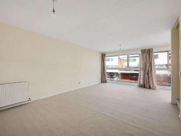 3 bed flat for sale