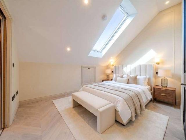 3 bed flat for sale