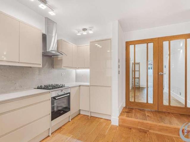 3 bed flat for sale