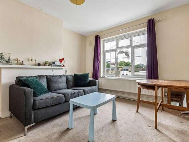 3 bed flat for sale