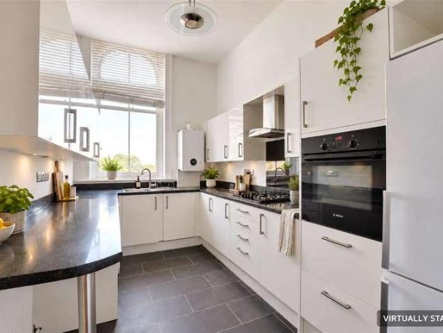 3 bed flat for sale
