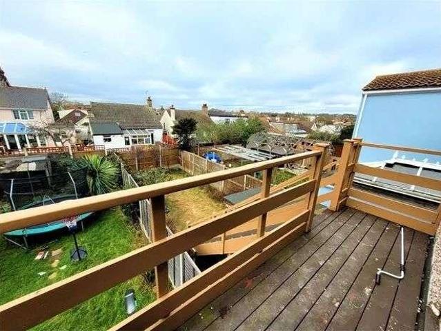 3 bed flat for sale