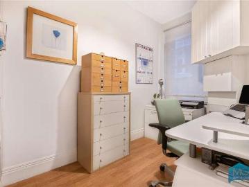 3 bed flat for sale
