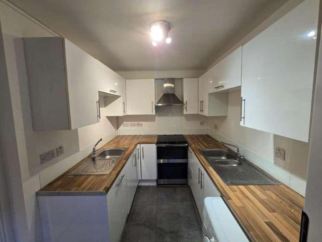 3 bed flat for sale