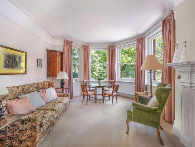 3 bed flat for sale