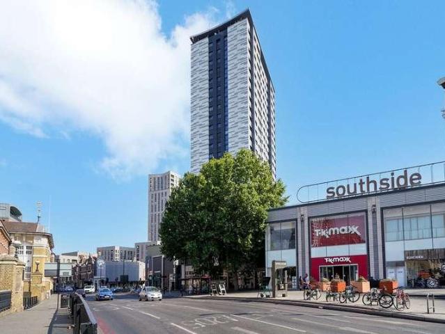 3 bed flat for sale