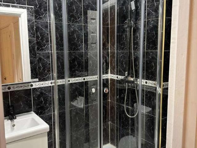 3 bed flat for sale