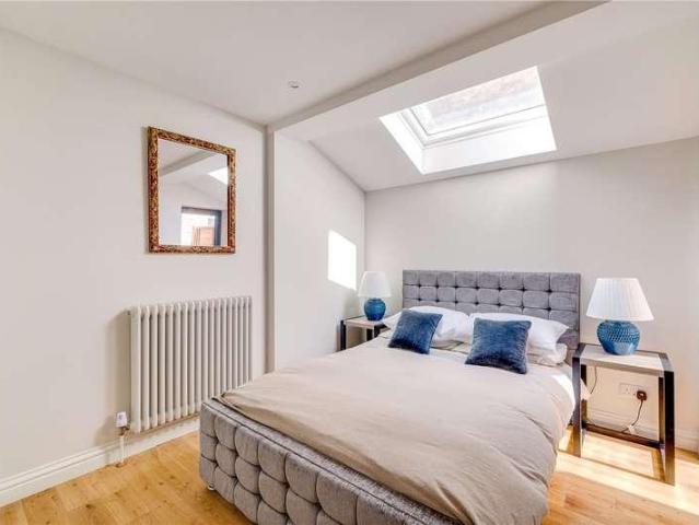 3 bed flat for sale