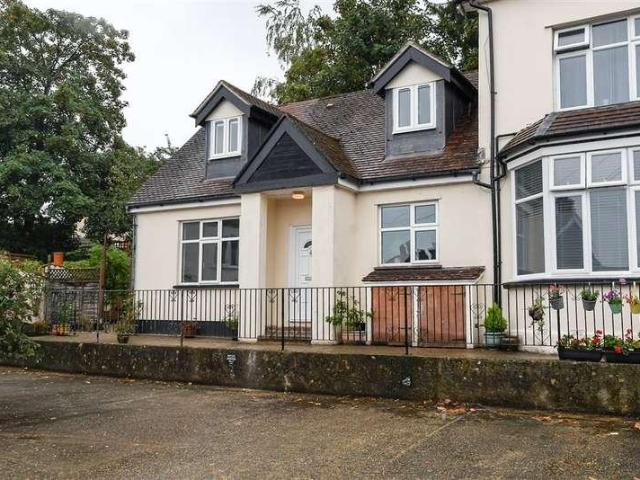 3 bed flat for sale
