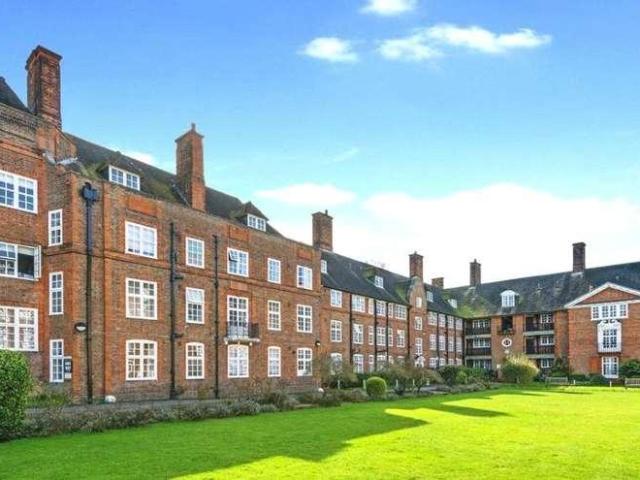 3 bed flat for sale