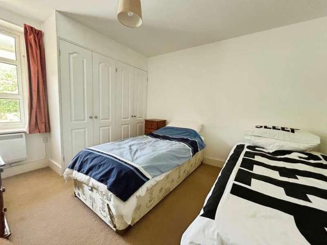 3 bed flat for sale