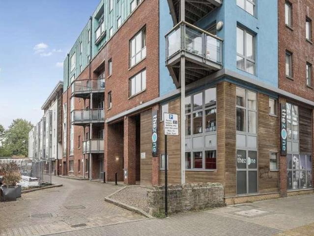 3 bed flat for sale