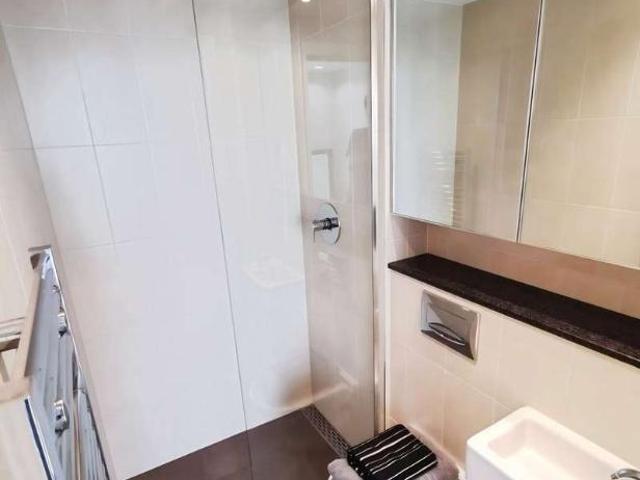 3 bed flat for sale