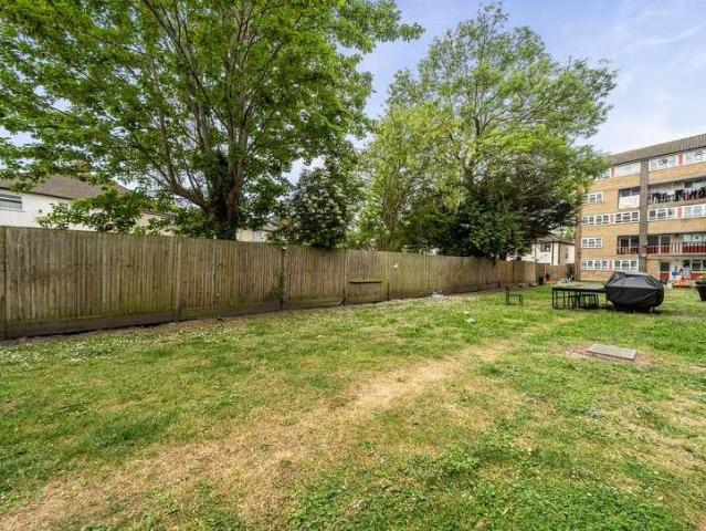 3 bed flat for sale