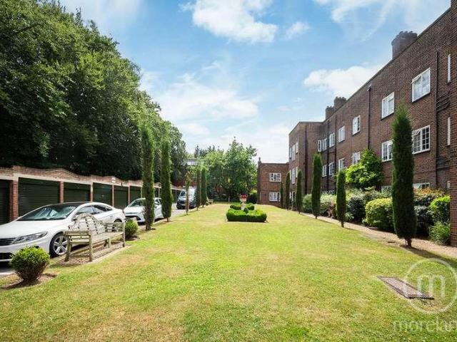 3 bed flat for sale