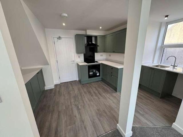 3 bed flat for sale