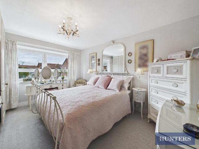 3 bed flat for sale