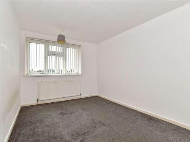 3 bed flat for sale
