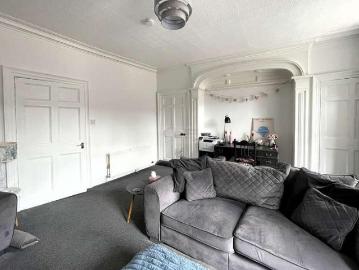3 bed flat for sale