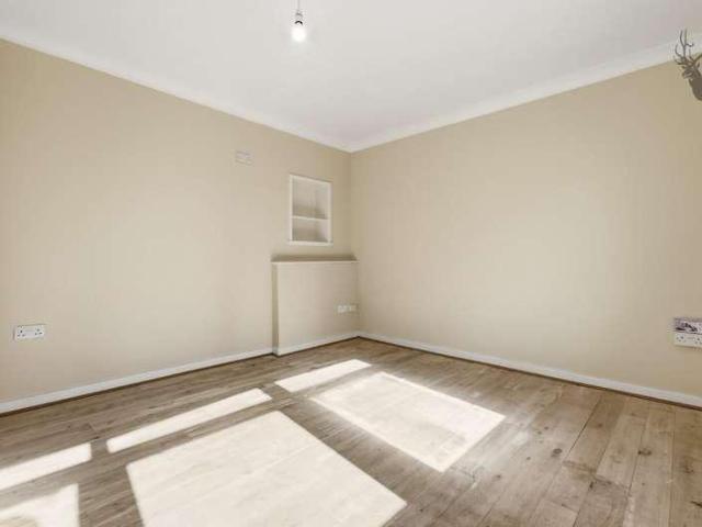 3 bed flat for sale