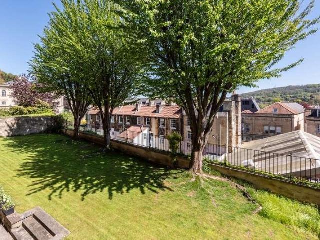 3 bed flat for sale