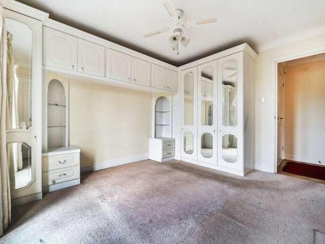 3 bed flat for sale