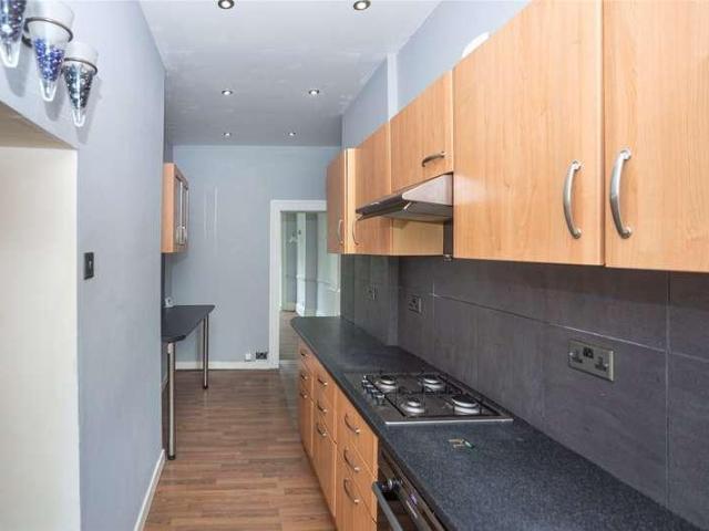 3 bed flat for sale