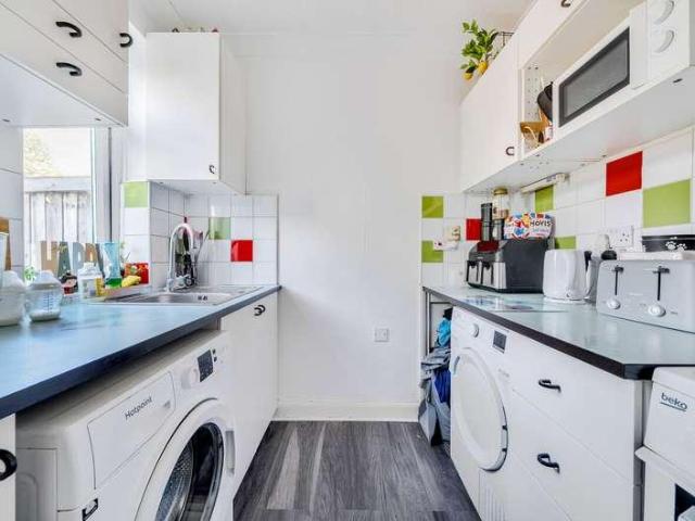 3 bed flat for sale