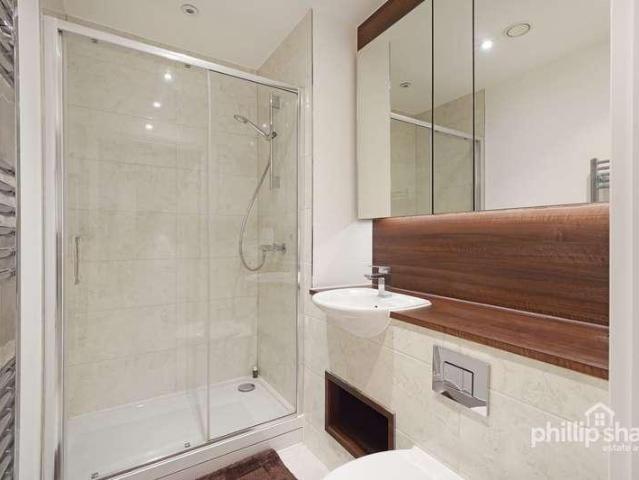 3 bed flat for sale