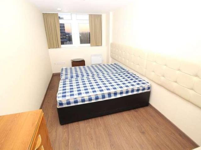 3 bed flat for sale