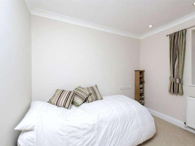 3 bed flat for sale