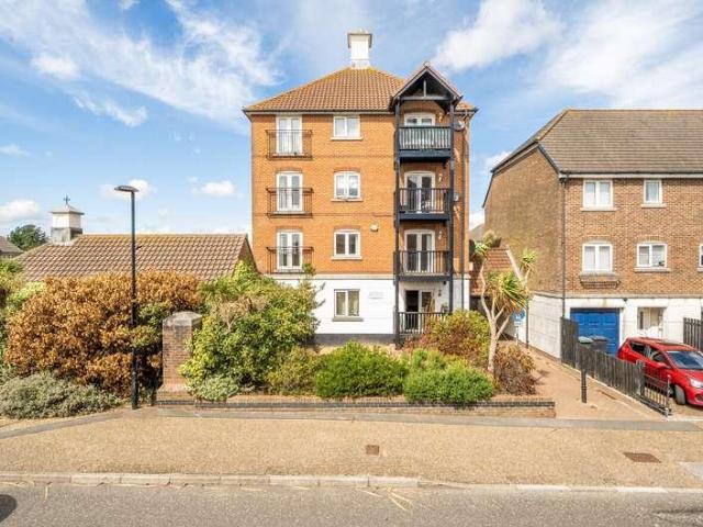 3 bed flat for sale