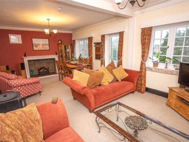 3 bed flat for sale