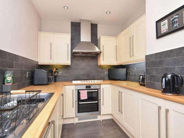 3 bed flat for sale