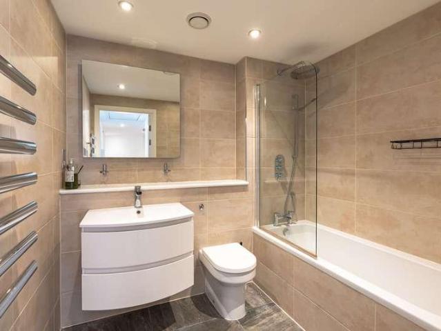 3 bed flat for sale