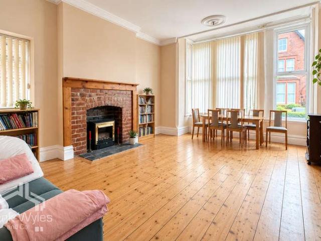 3 bed flat for sale