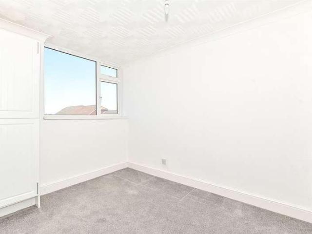 3 bed flat for sale
