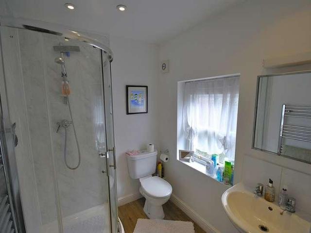 3 bed flat for sale