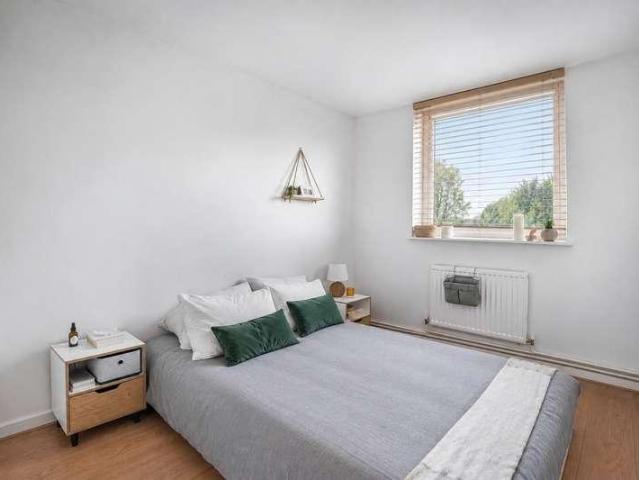 3 bed flat for sale