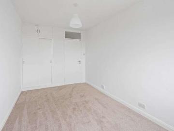 3 bed flat for sale