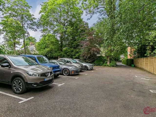 3 bed flat for sale