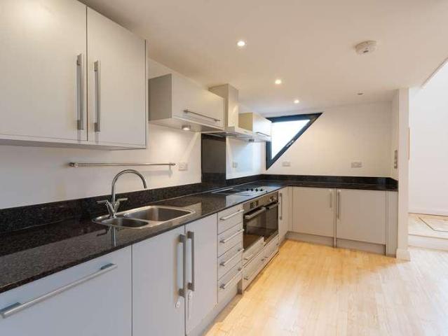 3 bed flat for sale